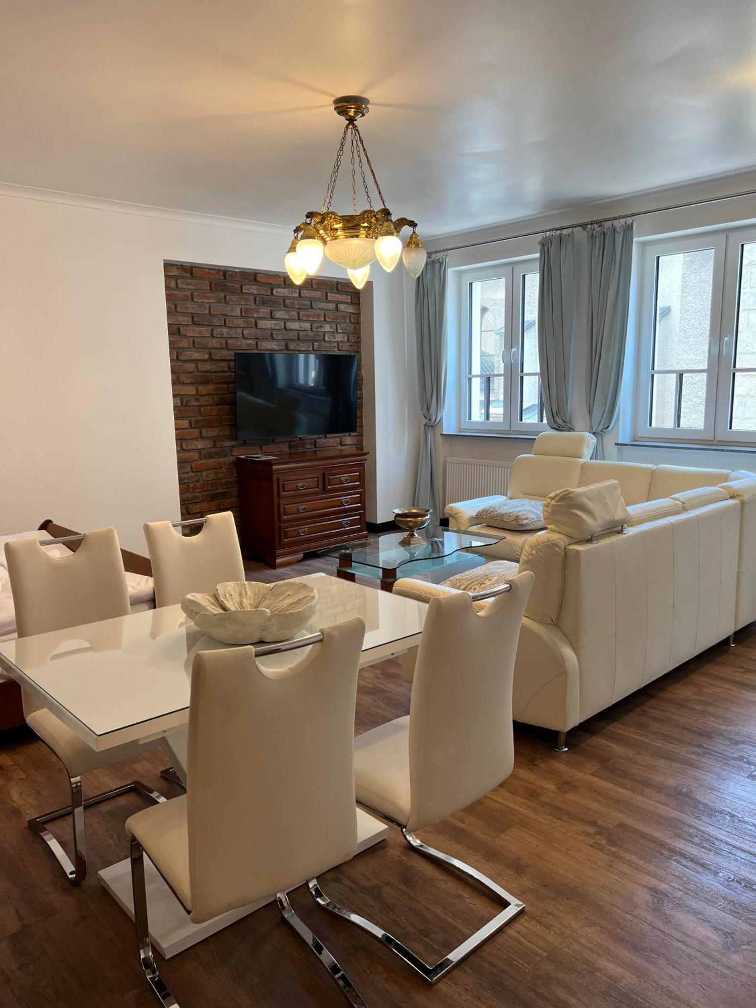Apartamenty Pod Katedra Bielsko-Biała Ngoại thất bức ảnh